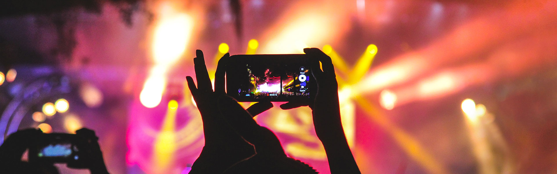 أكثر من 1000 مرشد محلي